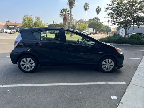 Used 2013 Toyota Prius C One image 10