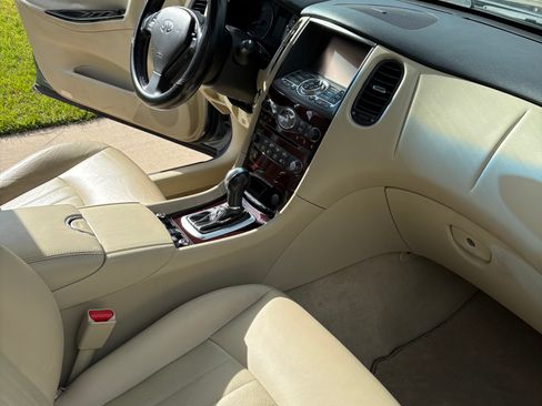 Used 2017 INFINITI QX50 2WD w/ Deluxe Touring Package image 21