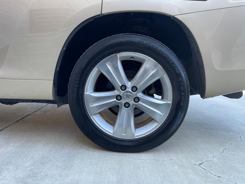 Used 2010 Toyota Highlander Limited image 15