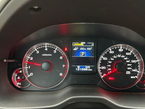 Used 2013 Subaru Outback 2.5i Limited AWD/4WD image 6
