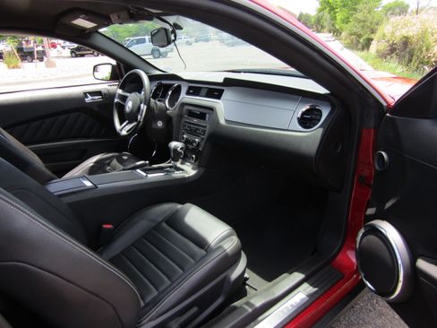 Used 2012 Ford Mustang GT Premium w/ Security Pkg RWD image 19