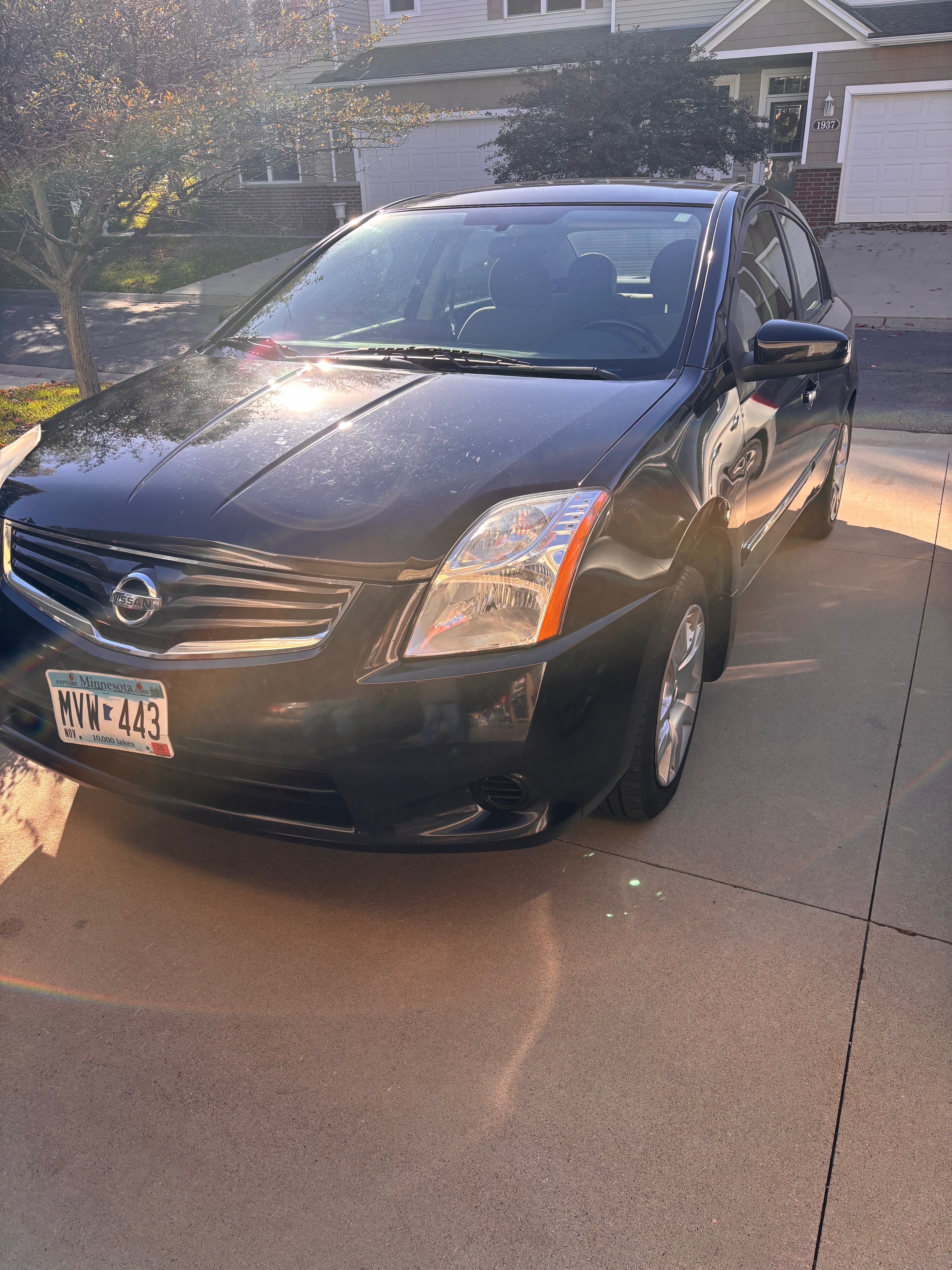 Used 2012 Nissan Sentra 2.0 S w/ Convenience Pkg FWD image 2