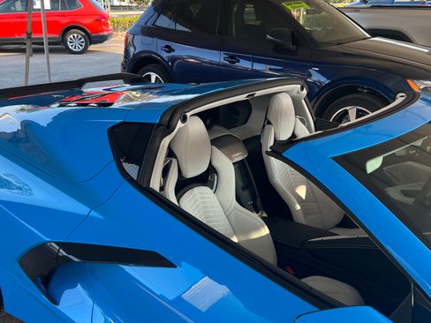 Used 2022 Chevrolet Corvette Stingray Premium Cpe w/ Z51 Performance Package RWD image 4