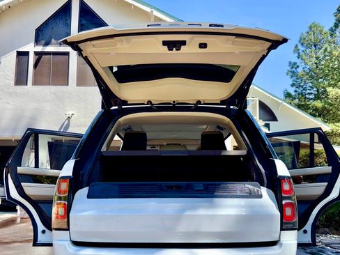 Used 2020 Land Rover Range Rover Long Wheelbase HSE image 10