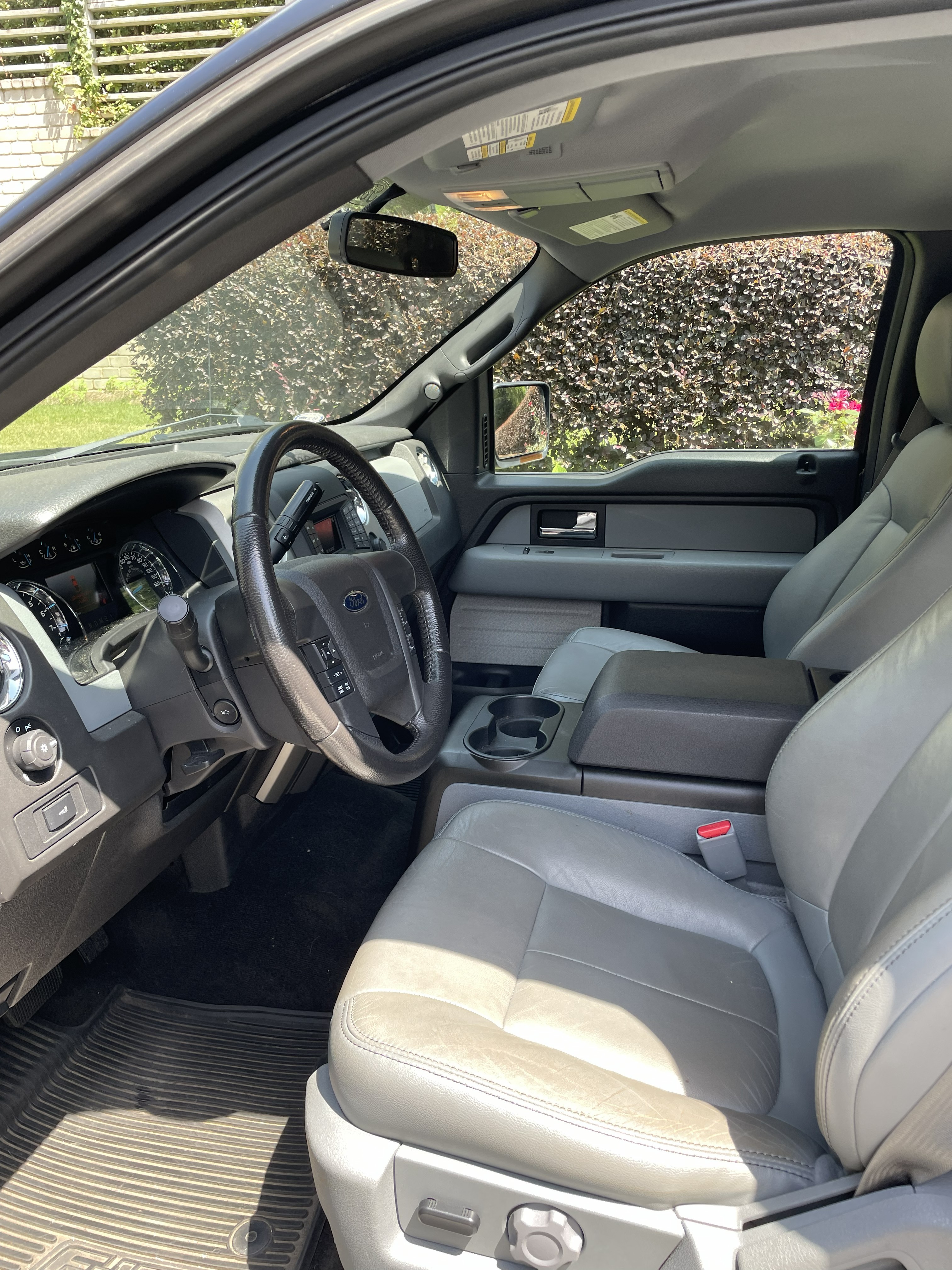 Used 2014 Ford F150 XLT w/ Equipment Group 302A Luxury AWD/4WD image 4