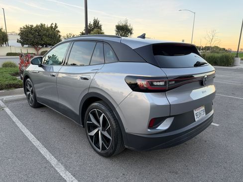 Used 2023 Volkswagen ID.4 Pro S image 6