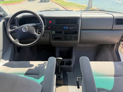 Used 2003 Volkswagen Eurovan MV FWD image 21