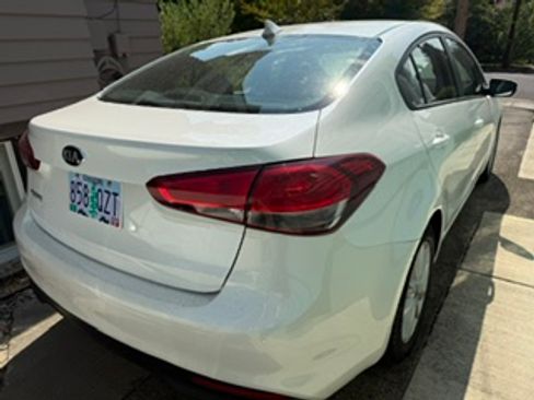 Used 2017 Kia Forte LX w/ LX Popular Package FWD image 6
