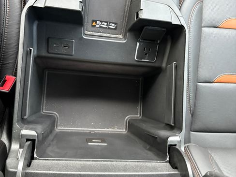 Used 2025 GMC Sierra 2500 AT4 w/ AT4 Premium Plus Package image 25