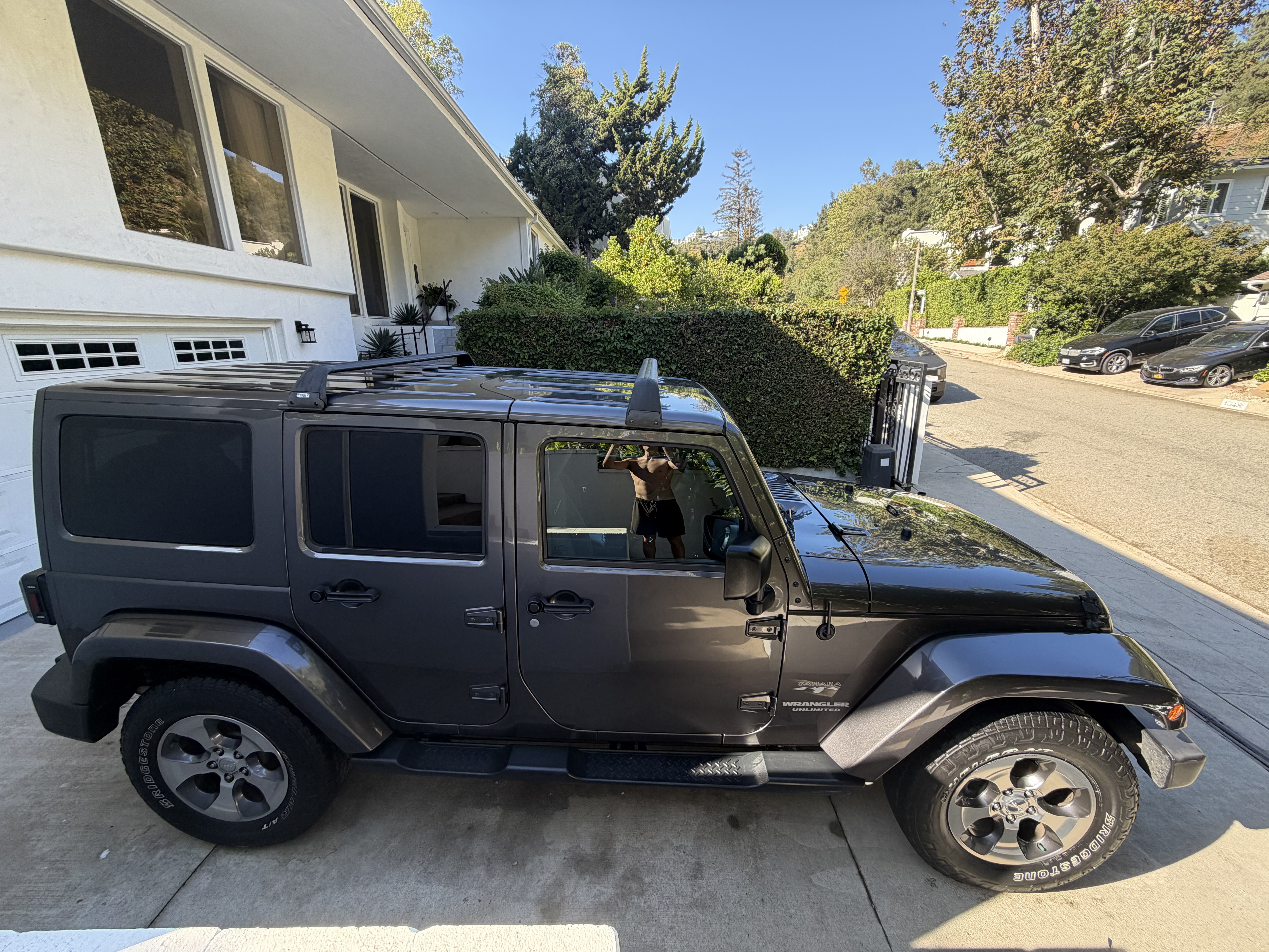 Used 2016 Jeep Wrangler Unlimited Sahara w/ Dual Top Group AWD/4WD image 27