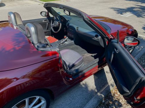 Used 2010 MAZDA MX-5 Miata Touring w/ Suspension Pkg image 8