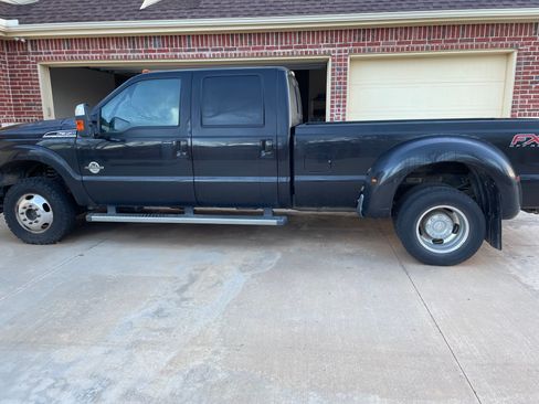 Used 2012 Ford F350 Lariat w/ Chrome Pkg image 4