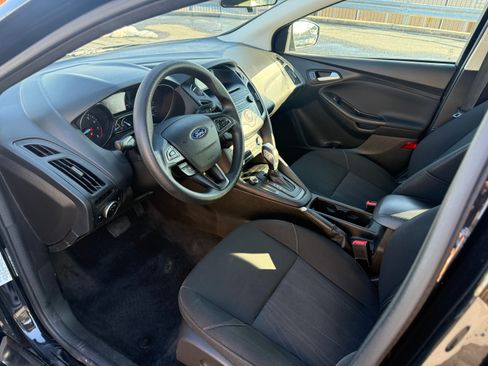 Used 2015 Ford Focus SE image 4