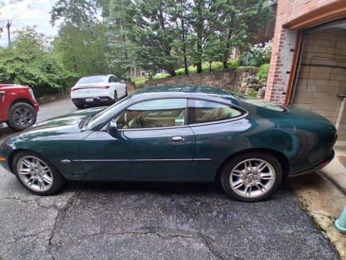 Used 2002 Jaguar XK8 Coupe RWD image 9