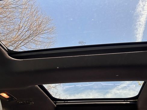 Used 2016 Ford Explorer XLT w/ Equipment Group 202A AWD/4WD image 17