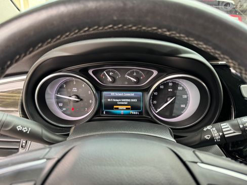 Used 2020 Buick Envision Essence image 5