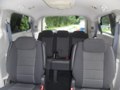 Used 2009 Dodge Grand Caravan SXT FWD image 11