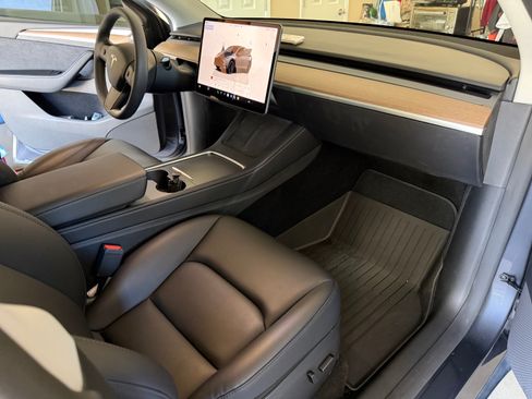 Used 2023 Tesla Model Y Performance AWD/4WD image 16