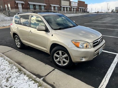 Used 2007 Toyota RAV4 Limited image 2
