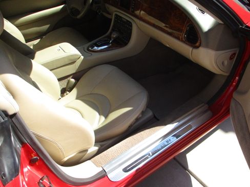 Used 2005 Jaguar XK8 Convertible RWD image 19