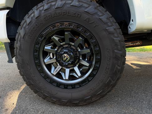 Used 2024 Ford F350 Limited w/ FX4 Off-Road Package AWD/4WD image 8