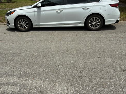 Used 2018 Hyundai Sonata SE FWD image 1