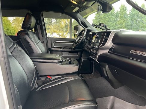 Used 2022 RAM 3500 Big Horn w/ Level C Equiment Group image 8
