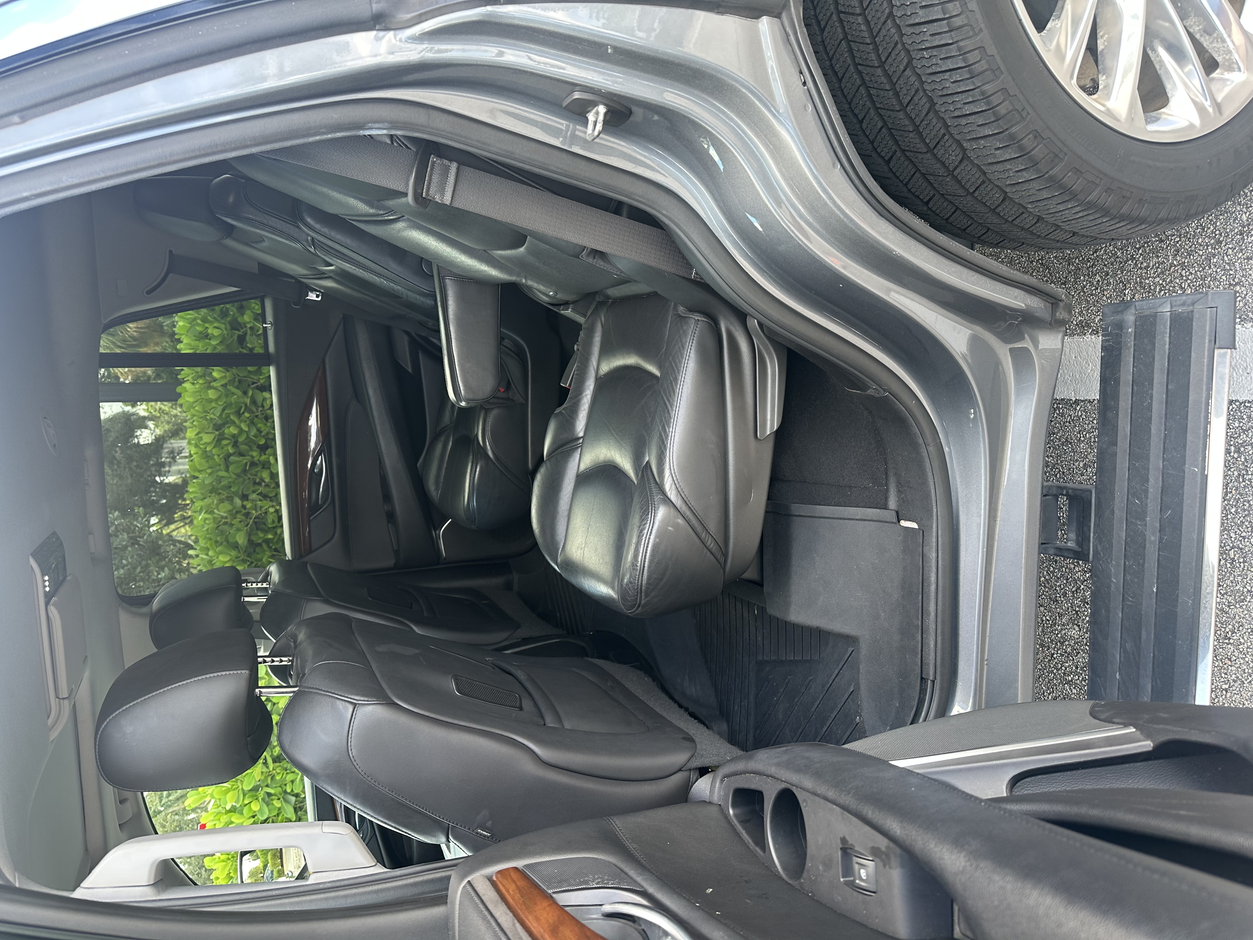 Used 2019 Cadillac Escalade Premium Luxury AWD/4WD image 23