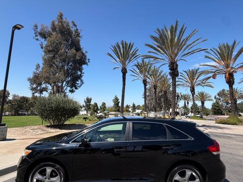 Used 2011 Toyota Venza w/ Leather Pkg FWD image 1