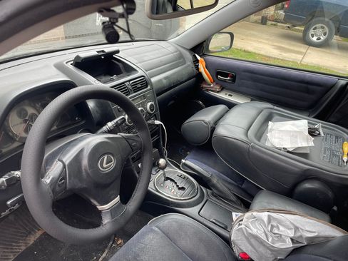 Used 2005 Lexus IS 300 SportCross RWD image 14