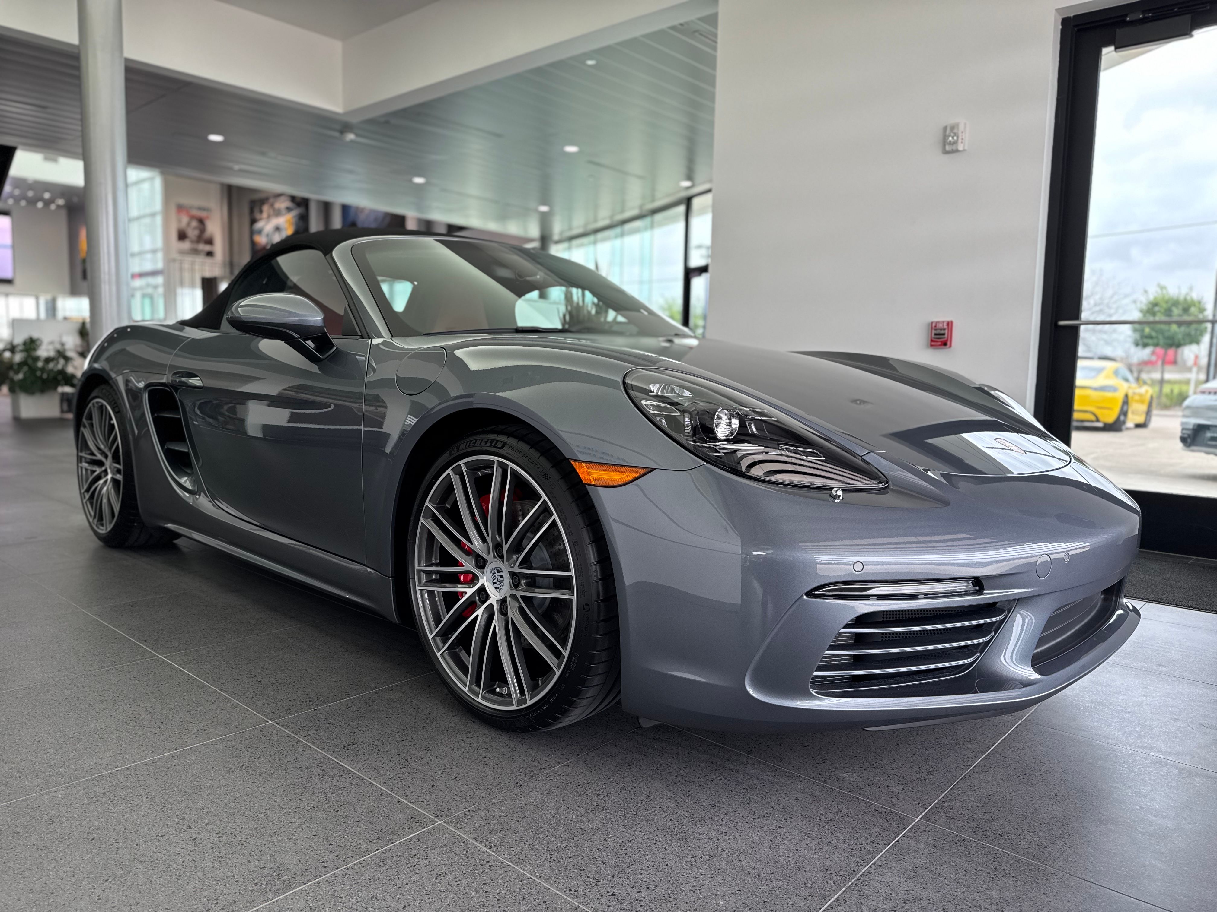 Used 2025 Porsche 718 Boxster S RWD image 5