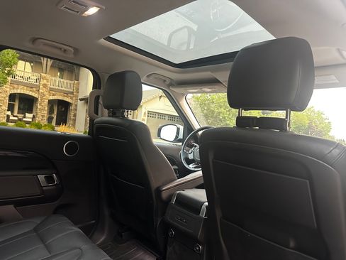 Used 2019 Land Rover Discovery SE AWD/4WD image 15
