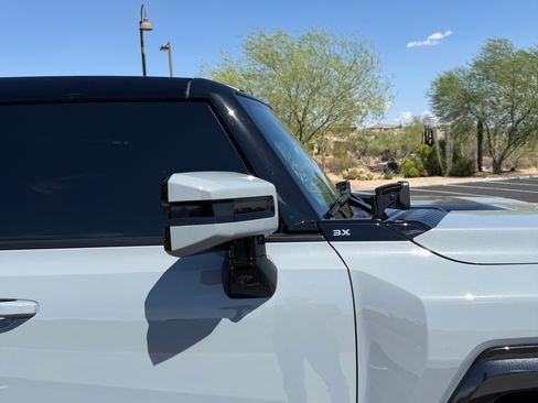 Used 2024 GMC Hummer EV 3X w/ Extreme Off-Road Package AWD/4WD image 10