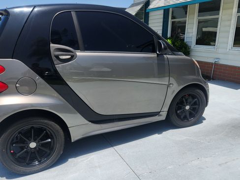 Used 2013 smart fortwo passion image 14