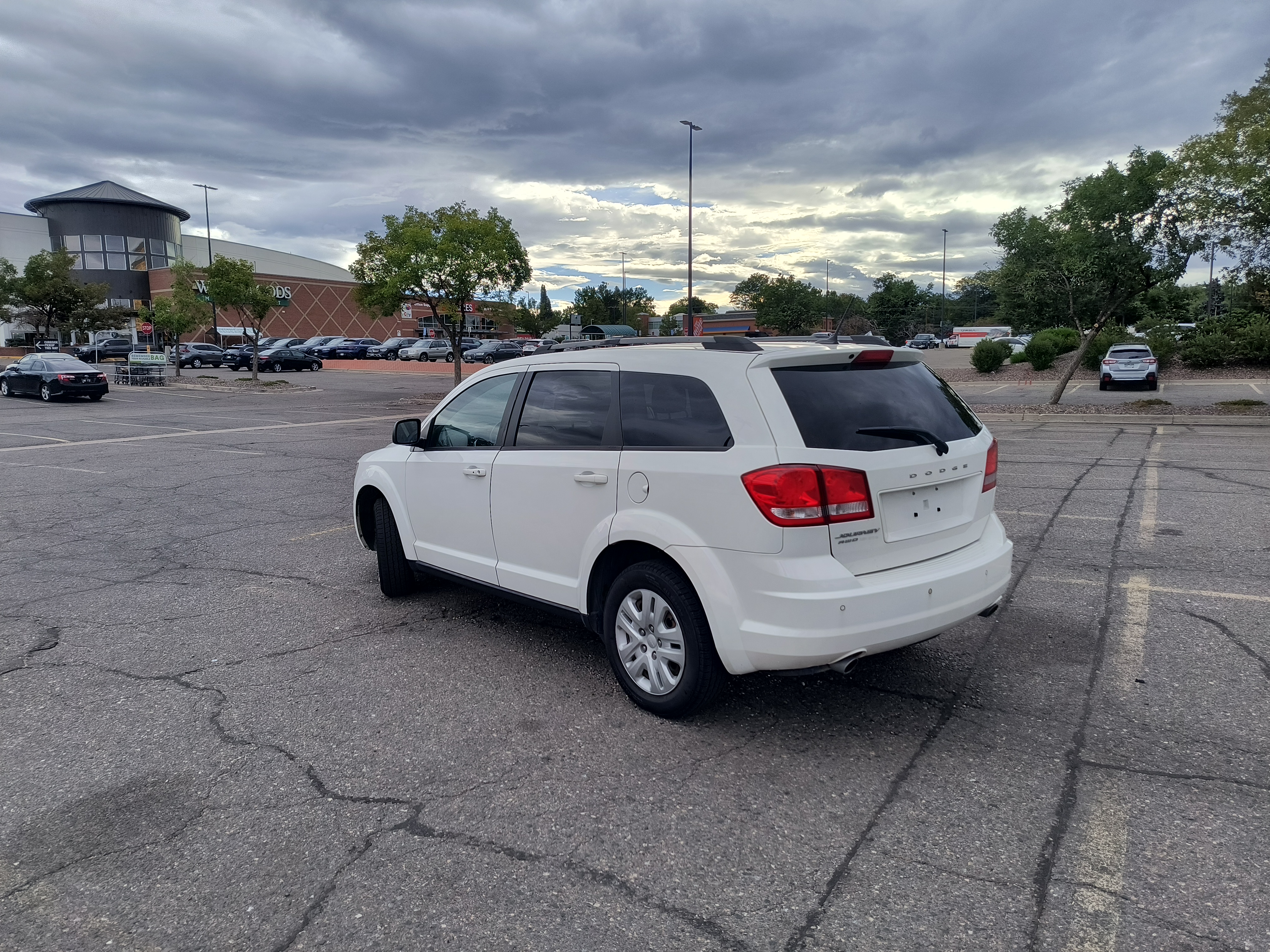Used 2017 Dodge Journey SE w/ Comfort/Convenience Group AWD/4WD image 4