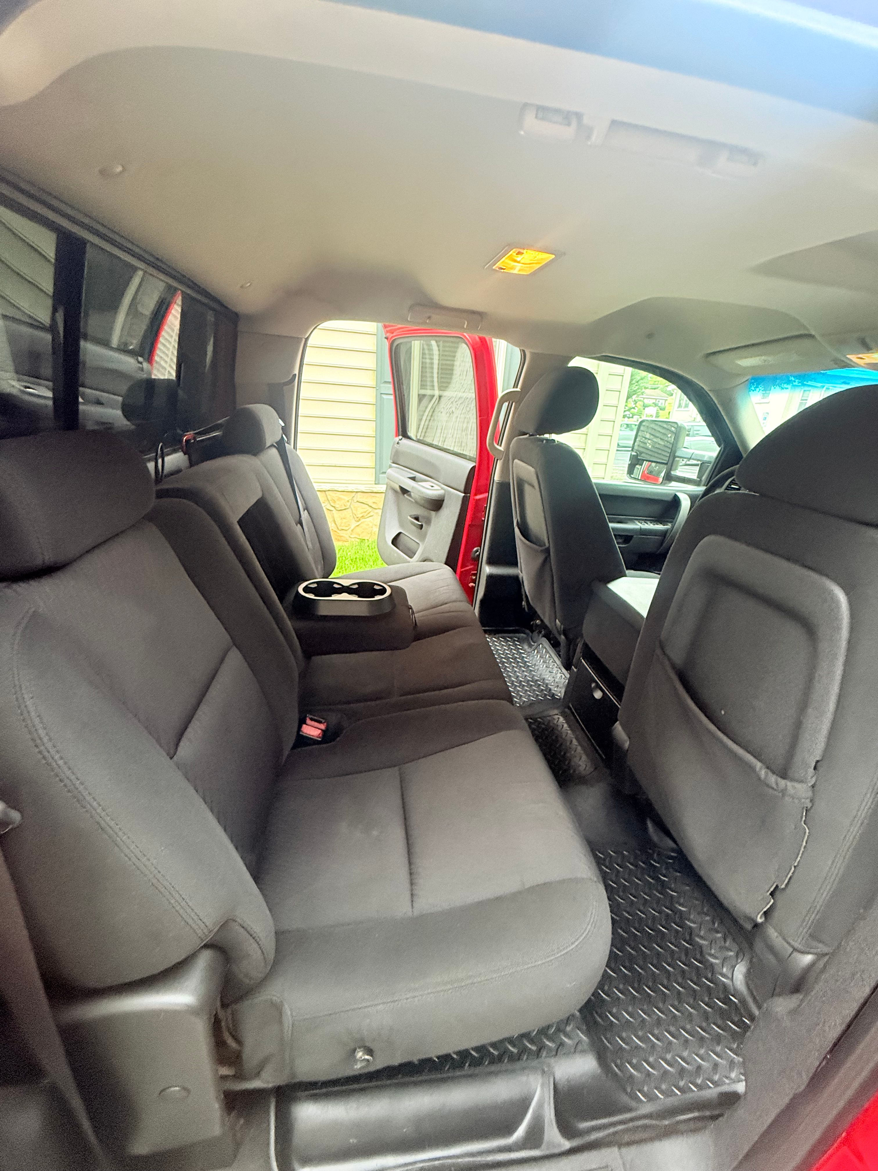 Used 2010 Chevrolet Silverado 2500 LT w/ Interior Plus Package AWD/4WD image 6