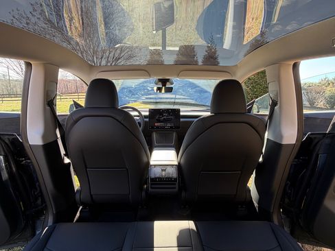 Used 2026 Tesla Model Y Long Range image 15