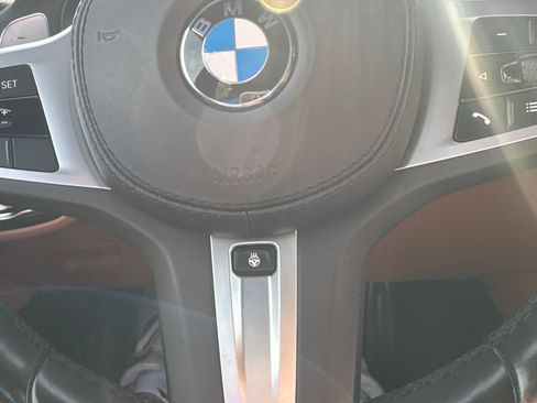 Used 2020 BMW M550i xDrive M550i xDrive Sedan 4D w/ Premium Package image 19