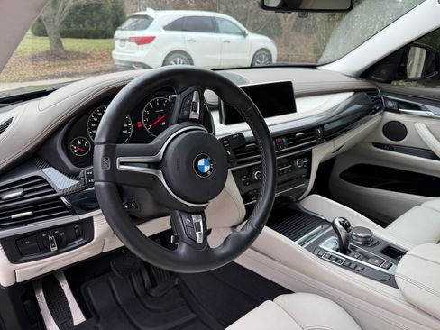 Used 2018 BMW X6 M image 9
