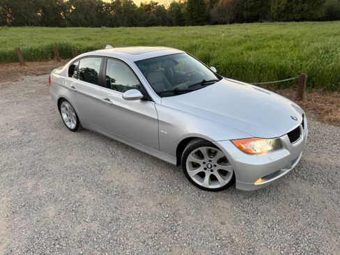 Used 2006 BMW 330i Sedan image 2