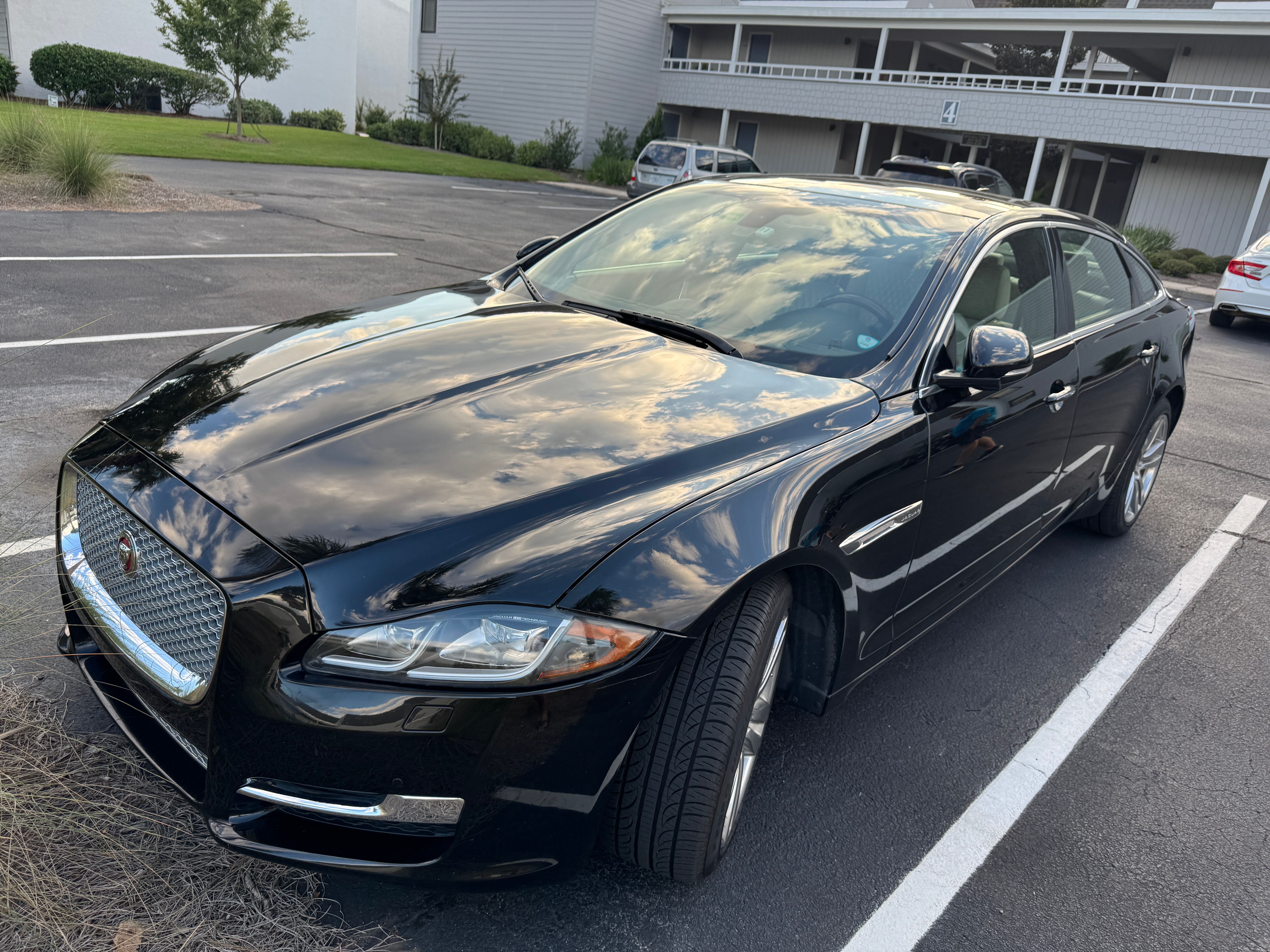 Used 2017 Jaguar XJ L Portfolio AWD/4WD image 14