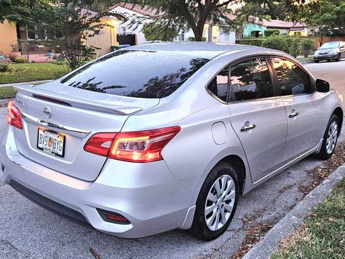 Used 2019 Nissan Sentra S FWD image 4