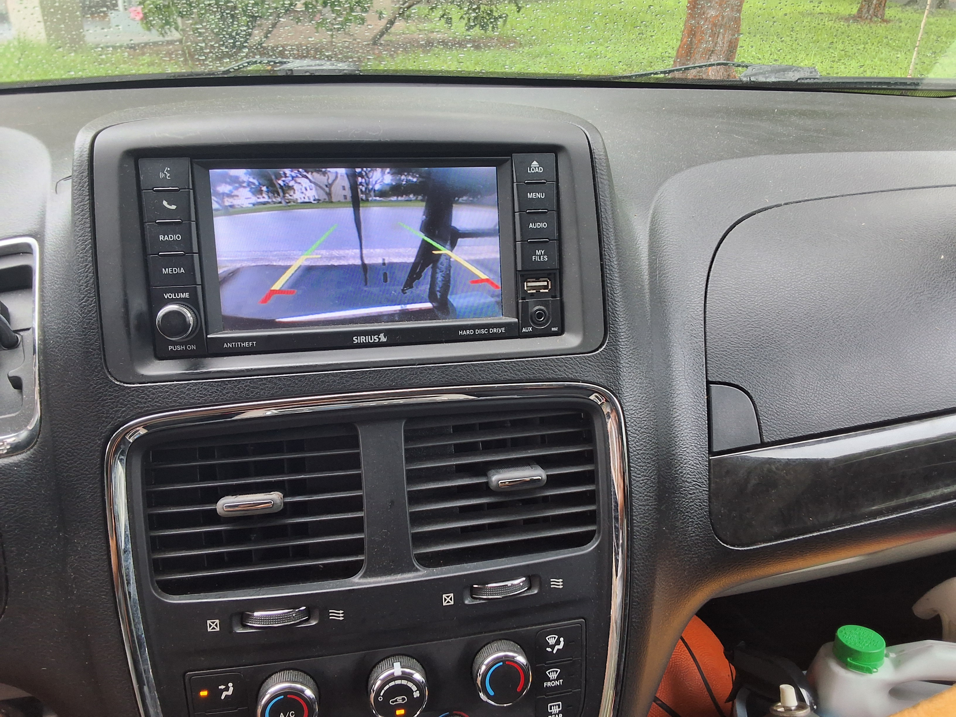 Used 2013 Dodge Grand Caravan SXT w/ Rear Park Assist Pkg FWD image 8