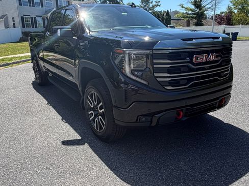 Used 2022 GMC Sierra 1500 AT4 w/ AT4 Premium Package AWD/4WD image 1