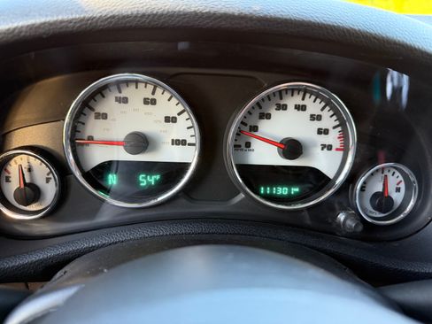 Used 2016 Jeep Wrangler Unlimited Sahara image 12