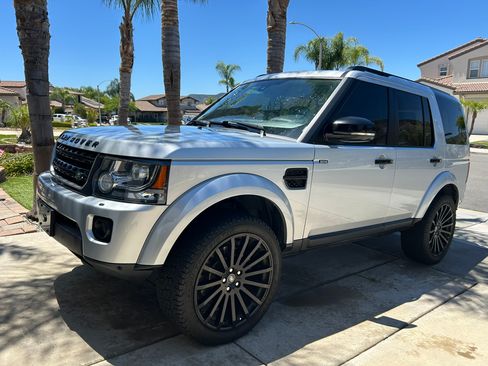 Used 2015 Land Rover LR4 HSE AWD/4WD image 1