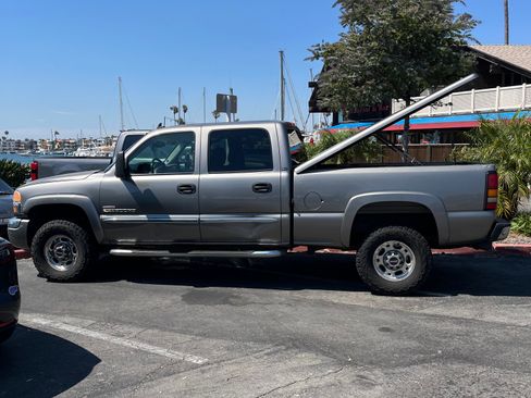 Used 2006 GMC Sierra 2500 SLT w/ Heavy-Duty Power Package image 10