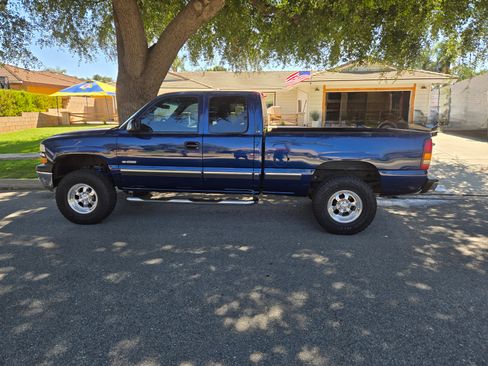 Used 2001 Chevrolet Silverado 1500 LS w/ Firm Ride Suspension Pkg image 1