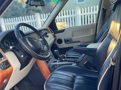 Used 2004 Land Rover Range Rover HSE image 16