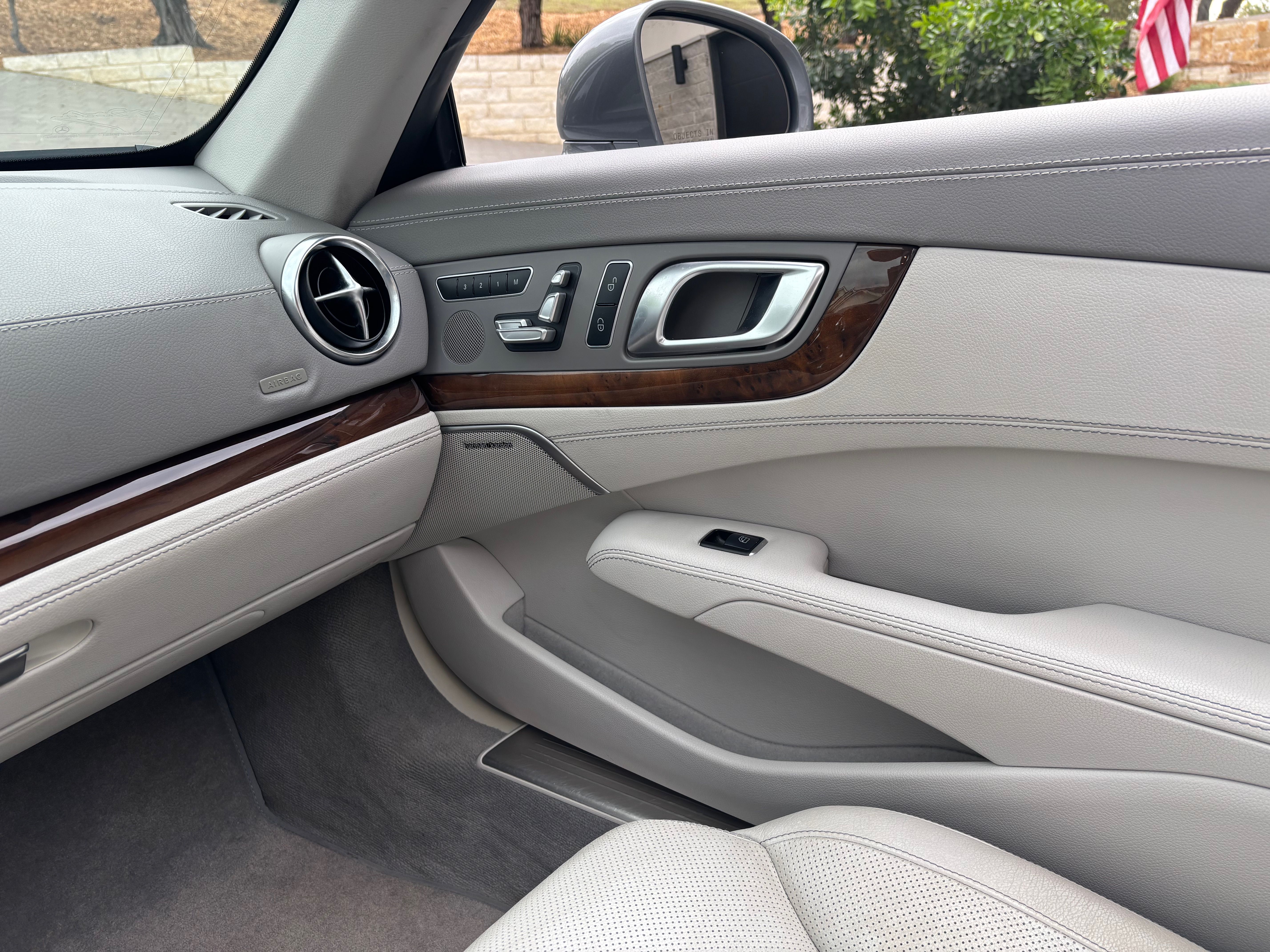 Used 2013 Mercedes-Benz SL 550 image 21